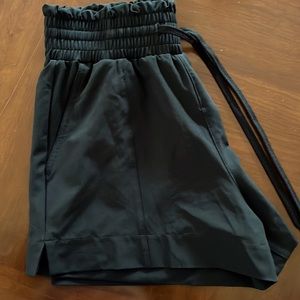 A & F high waisted traveler shorts